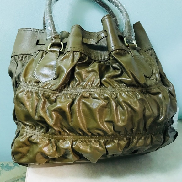 PRADA HAND BAG - Picture 4 of 8